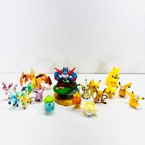 Pokémon Mini Figure Lot Set of 17 Assorted Characters & Pokémon Base